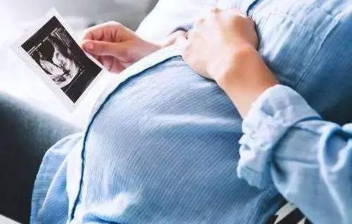 试管婴儿鲜胚移植要几天能侧出好怀孕呢？(图1)