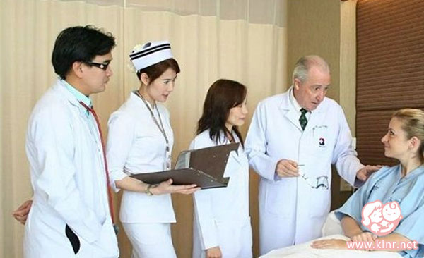 国芭提雅医院知名试管婴儿医生伊萨拉蓬介绍